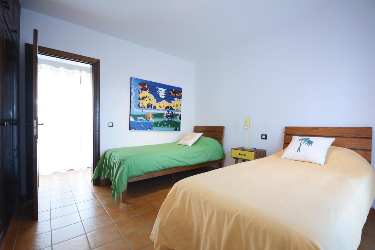 Beautiful Spacious Villa With Private Heated Pool In Lajares Kültér fotó