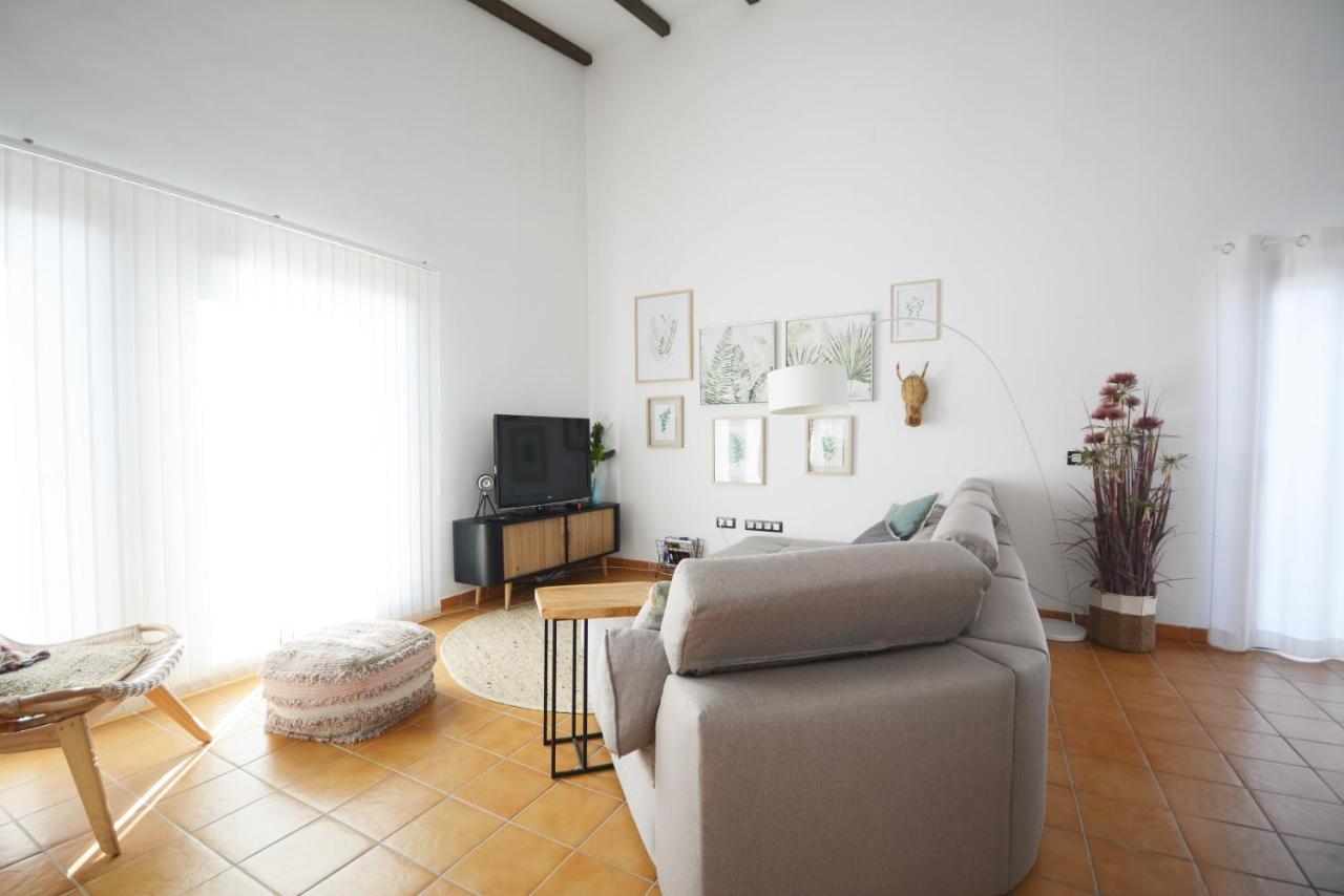 Beautiful Spacious Villa With Private Heated Pool In Lajares Kültér fotó