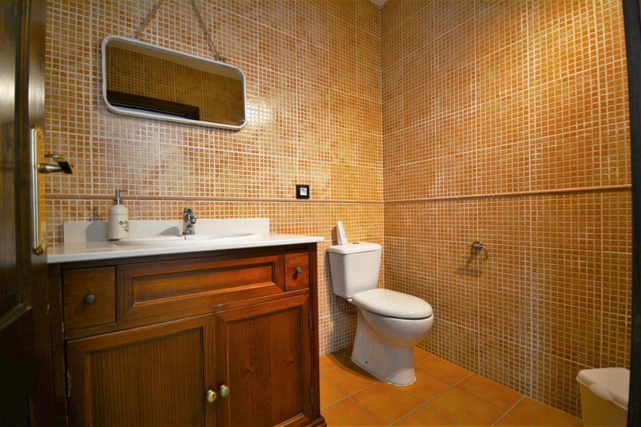 Beautiful Spacious Villa With Private Heated Pool In Lajares Kültér fotó