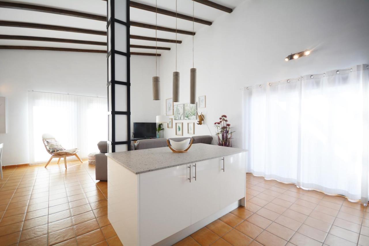 Beautiful Spacious Villa With Private Heated Pool In Lajares Kültér fotó