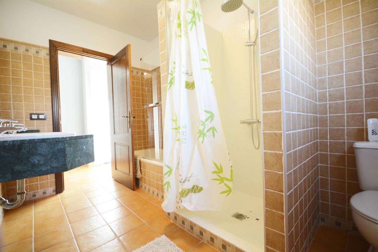 Beautiful Spacious Villa With Private Heated Pool In Lajares Kültér fotó