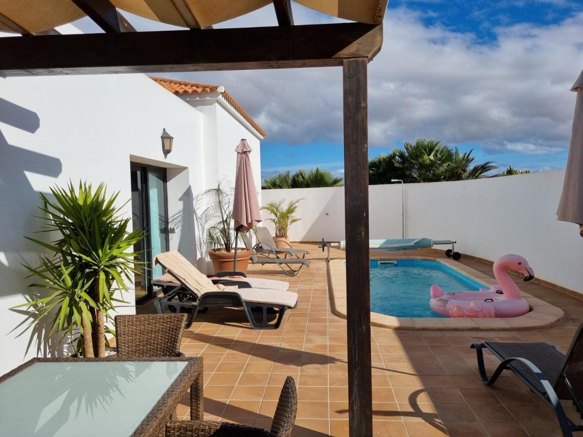 Beautiful Spacious Villa With Private Heated Pool In Lajares Kültér fotó