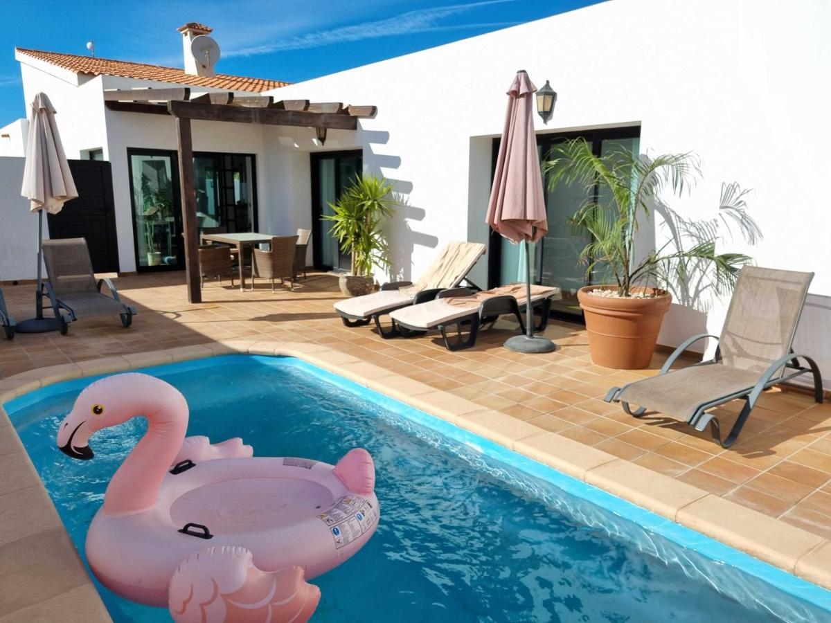Beautiful Spacious Villa With Private Heated Pool In Lajares Kültér fotó